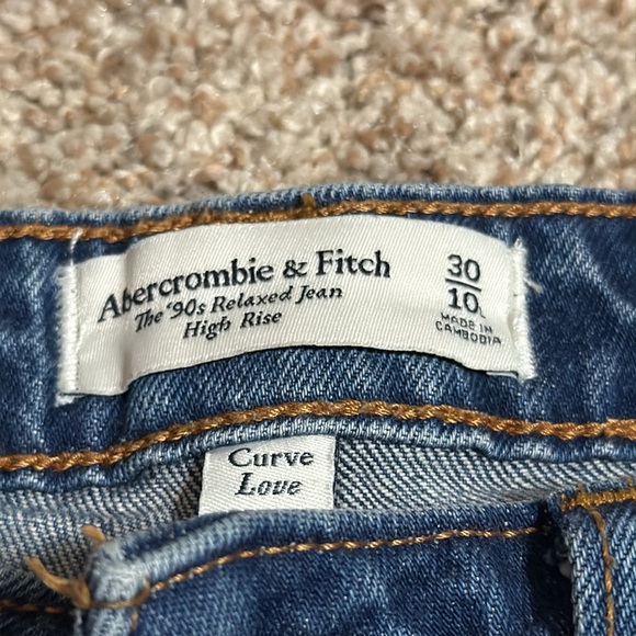 Abercrombie & Fitch Classic Blue Curvy Love Women's Jeans - Picture 4 of 4